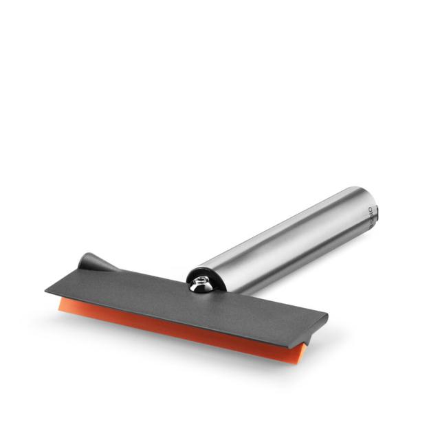 Foldable ice scraper