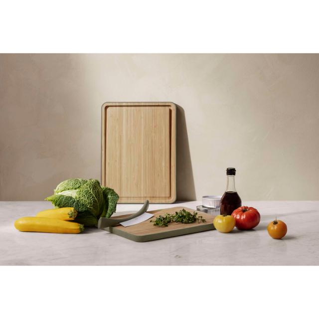 Green tools Bamboo cutting board w/ juice groove - 39x28 cm