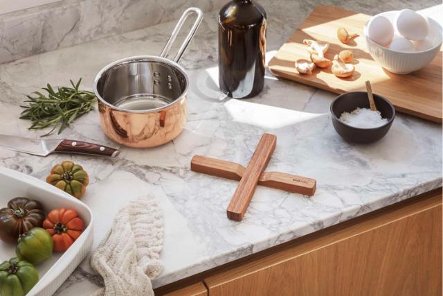 Magnetic trivet - bamboo