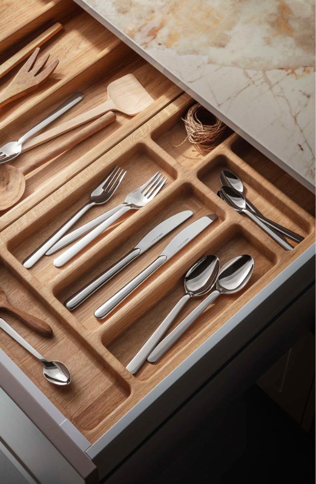 Legio Nova Flatware - 16 pcs.