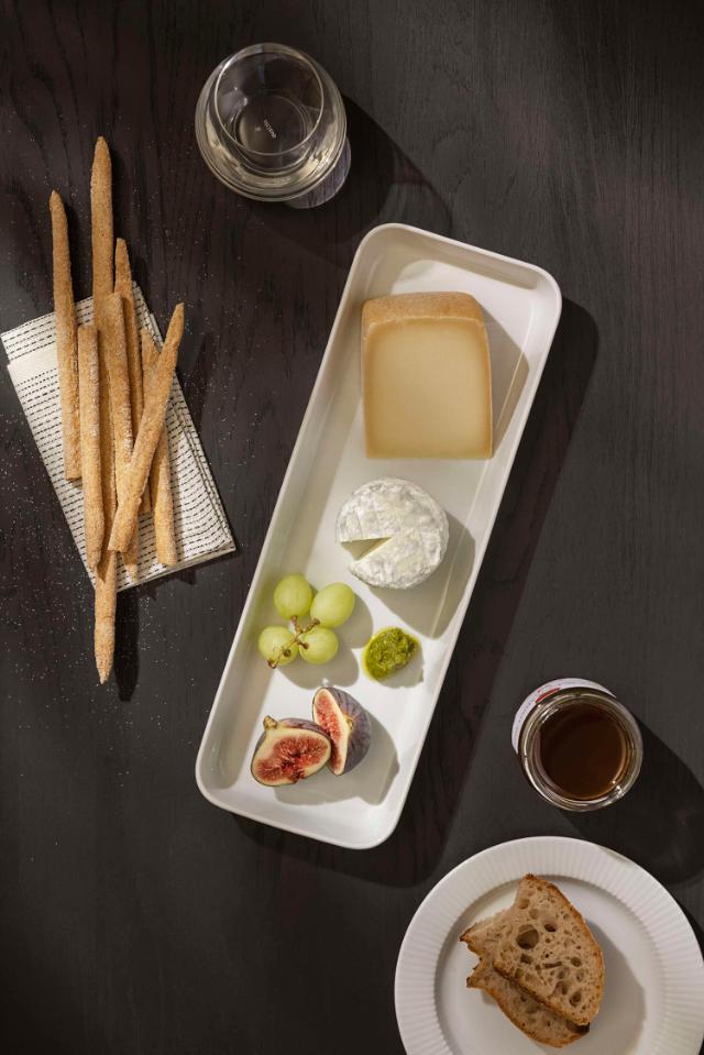 Legio Nova Serving dish 37x13 cm