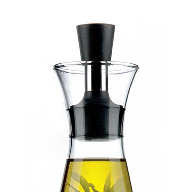 Set with dressing shaker and oil/vinegar carafe - Drip free