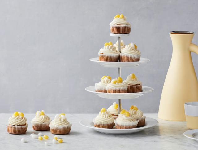 Cupcakes with lemon and poppy seeds